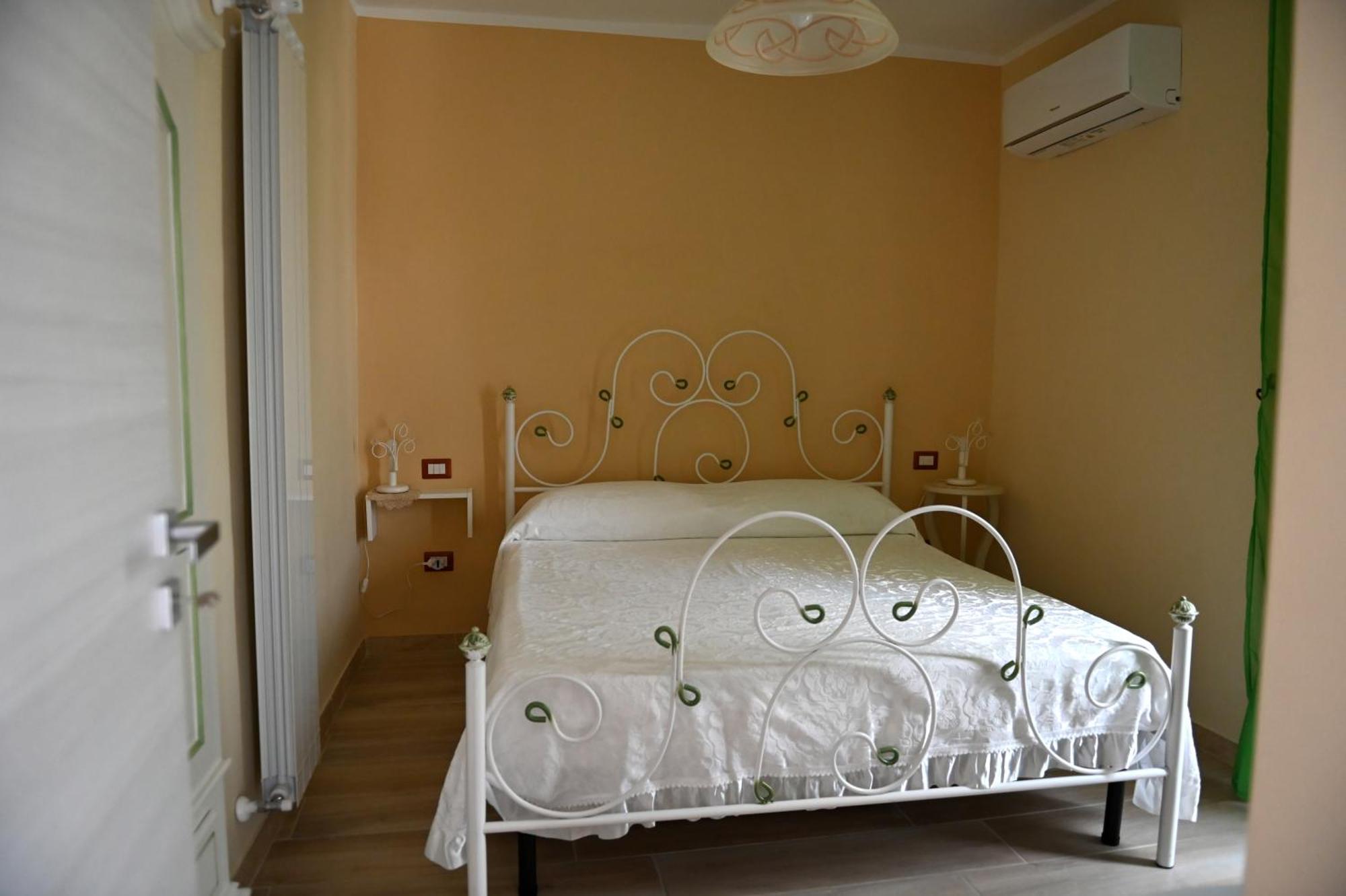 Mandevilla Home Caiazzo Eksteriør billede